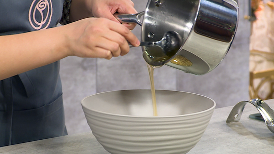 رولي بالقطايف والكاوكاو