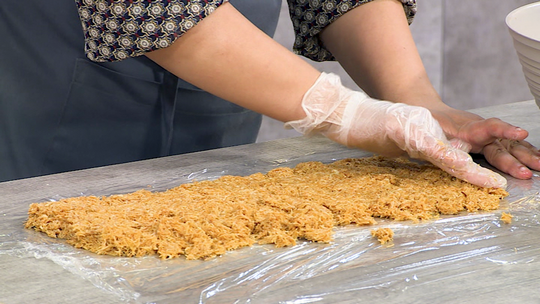 رولي بالقطايف والكاوكاو