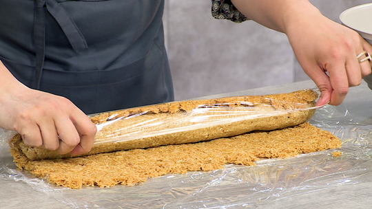 رولي بالقطايف والكاوكاو