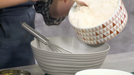 رولي بالقطايف والكاوكاو