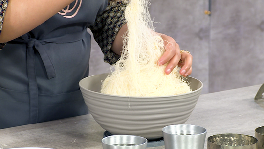 رولي بالقطايف والكاوكاو