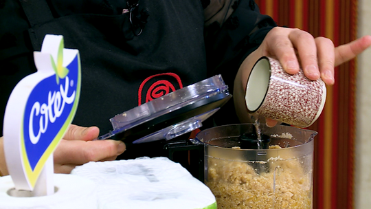 سيقار بالمشمش المجفف واللوز