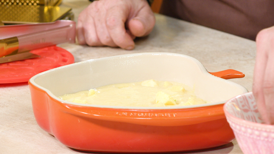 كيك عائلي بالتفاح