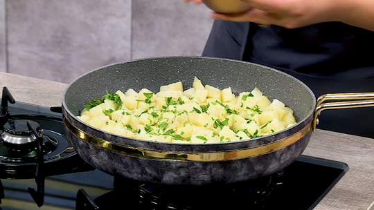 كورني بحشو البطاطا والتونة