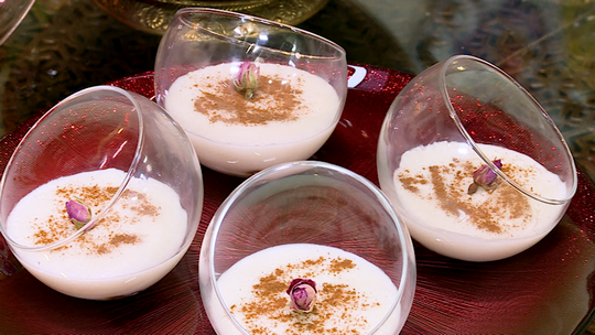 المحلبي بمكعبات الفواكه