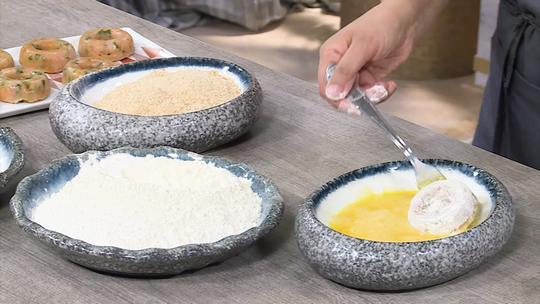 دونات الدجاج بصلصة الفطر