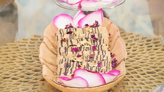 سيقار بالقوفريط والقطايف المحمصة