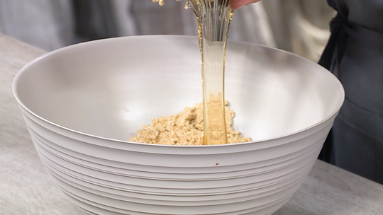 سيقار بالقوفريط والقطايف المحمصة