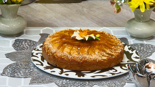 كعكة بالتفاح