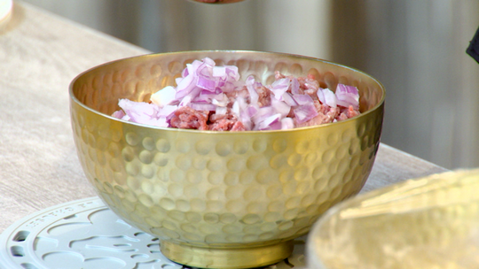 خبز محشي على شكل بيتزا