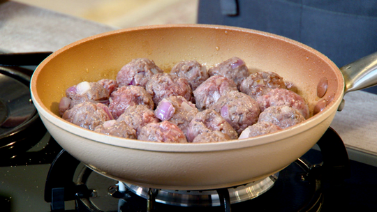 خبز محشي على شكل بيتزا