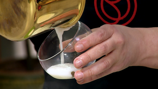 المحلبي بمكعبات الفواكه